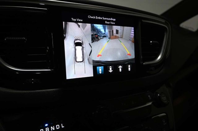 2019 Chrysler Pacifica Touring L Plus Handicap Mobility Van - 23065625 - 36
