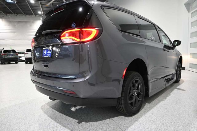 2019 Chrysler Pacifica Touring L Plus Handicap Mobility Van - 23065625 - 5