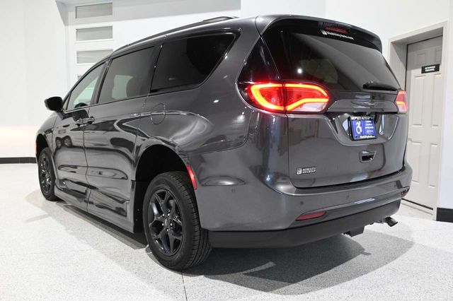 2019 Chrysler Pacifica Touring L Plus Handicap Mobility Van - 23065625 - 7