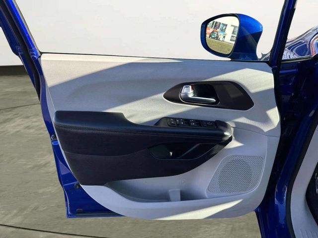 2019 Chrysler Pacifica Touring Plus FWD - 22963916 - 9