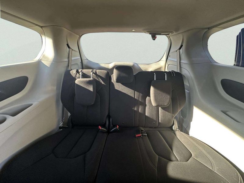 2019 Chrysler Pacifica Touring Plus FWD - 22963916 - 11