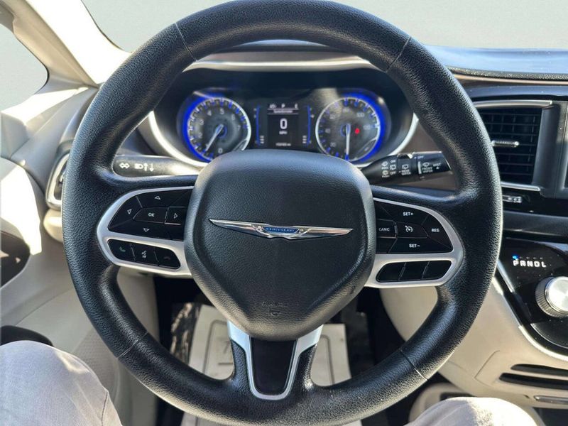 2019 Chrysler Pacifica Touring Plus FWD - 22963916 - 20