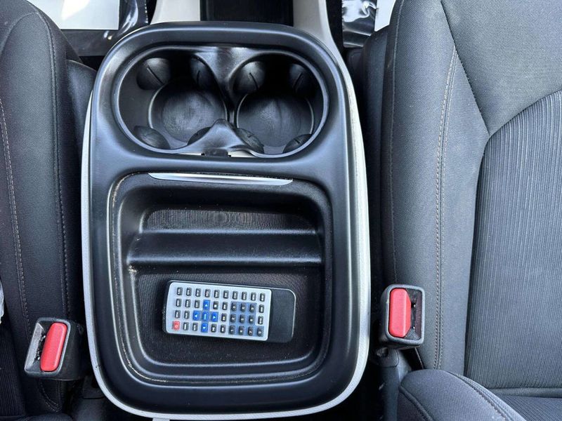 2019 Chrysler Pacifica Touring Plus FWD - 22963916 - 24