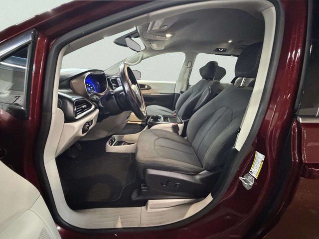 2019 Chrysler Pacifica Touring Plus FWD - 22978713 - 14