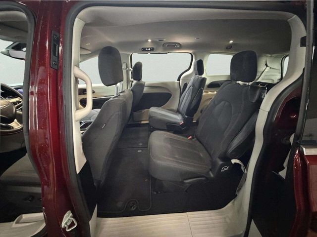 2019 Chrysler Pacifica Touring Plus FWD - 22978713 - 18