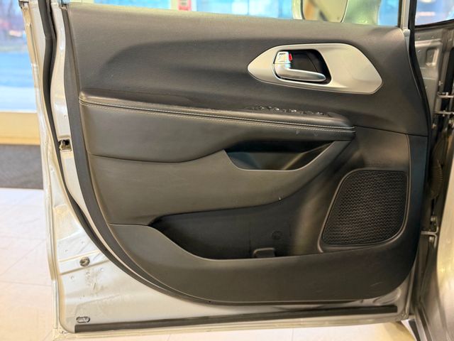 2019 Chrysler Pacifica Touring Plus FWD - 23008127 - 17