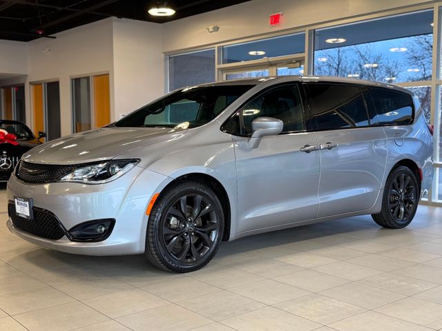 2019 Chrysler Pacifica Touring Plus FWD - 23008127 - 3