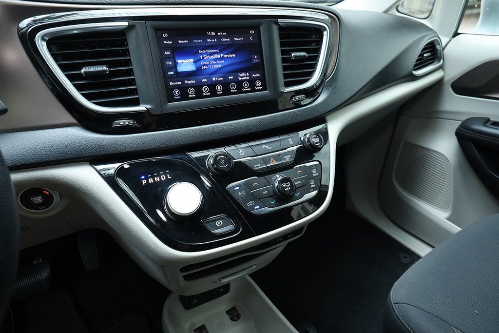 2019 Chrysler Pacifica Touring Plus photo 9