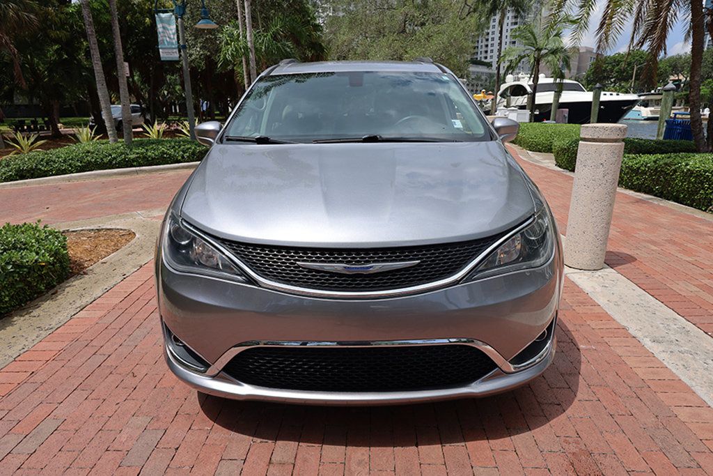 2019 Chrysler Pacifica Touring Plus photo 16
