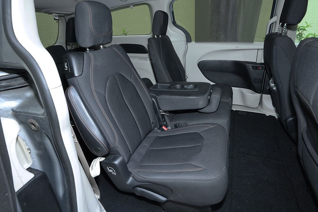 2019 Chrysler Pacifica Touring Plus photo 21