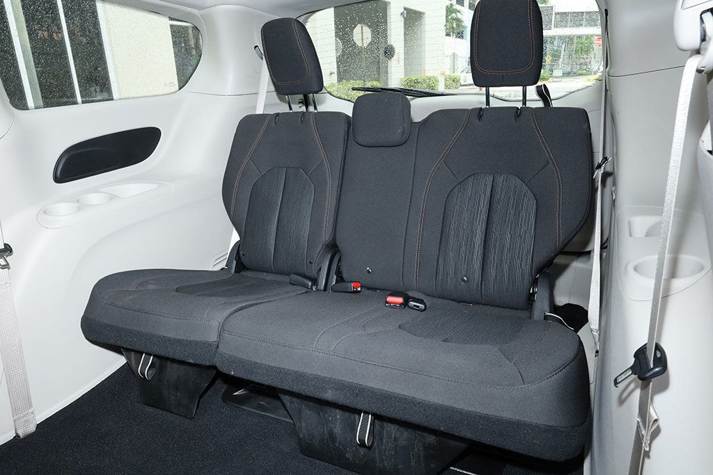 2019 Chrysler Pacifica Touring Plus photo 27