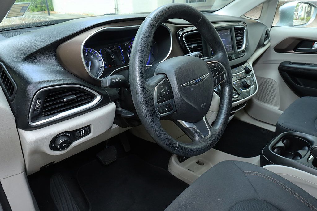 2019 Chrysler Pacifica Touring Plus photo 31