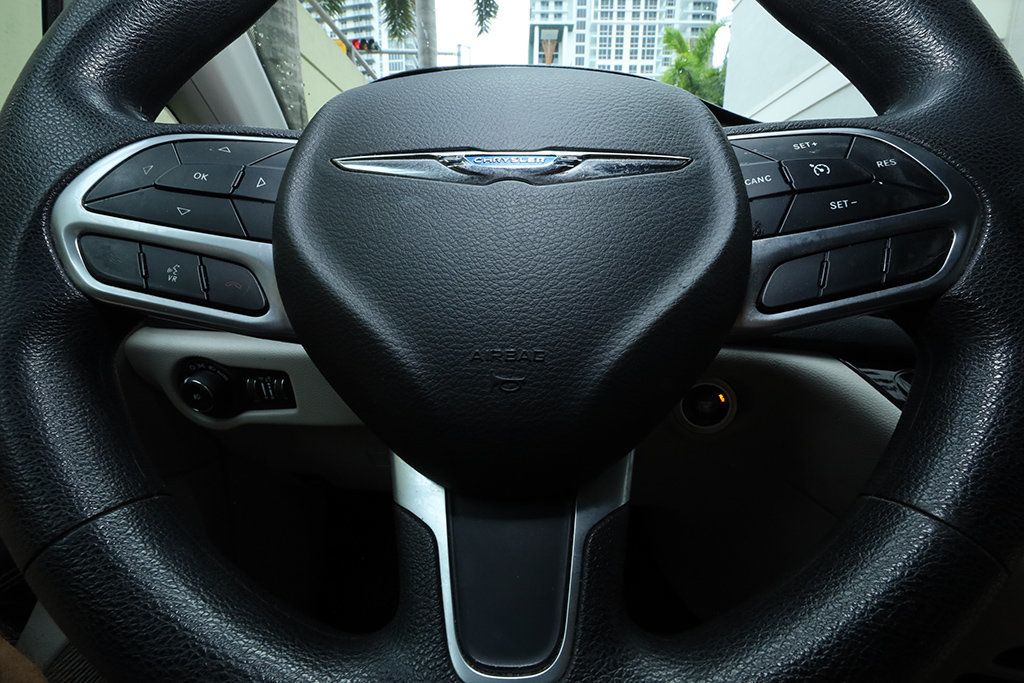 2019 Chrysler Pacifica Touring Plus photo 43