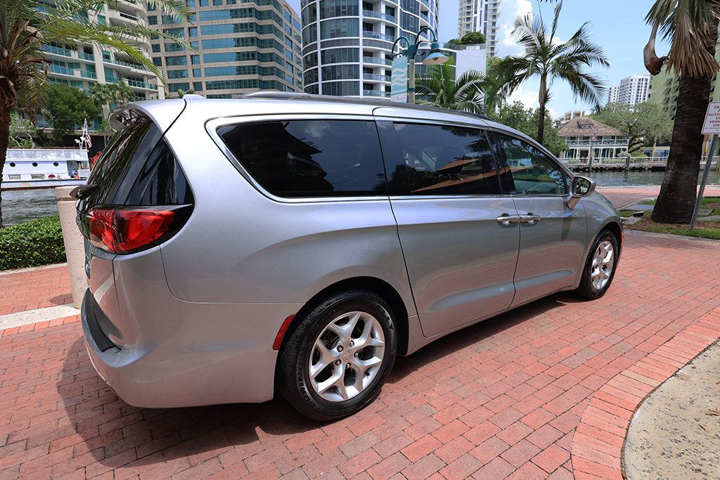 2019 Chrysler Pacifica Touring Plus photo 56