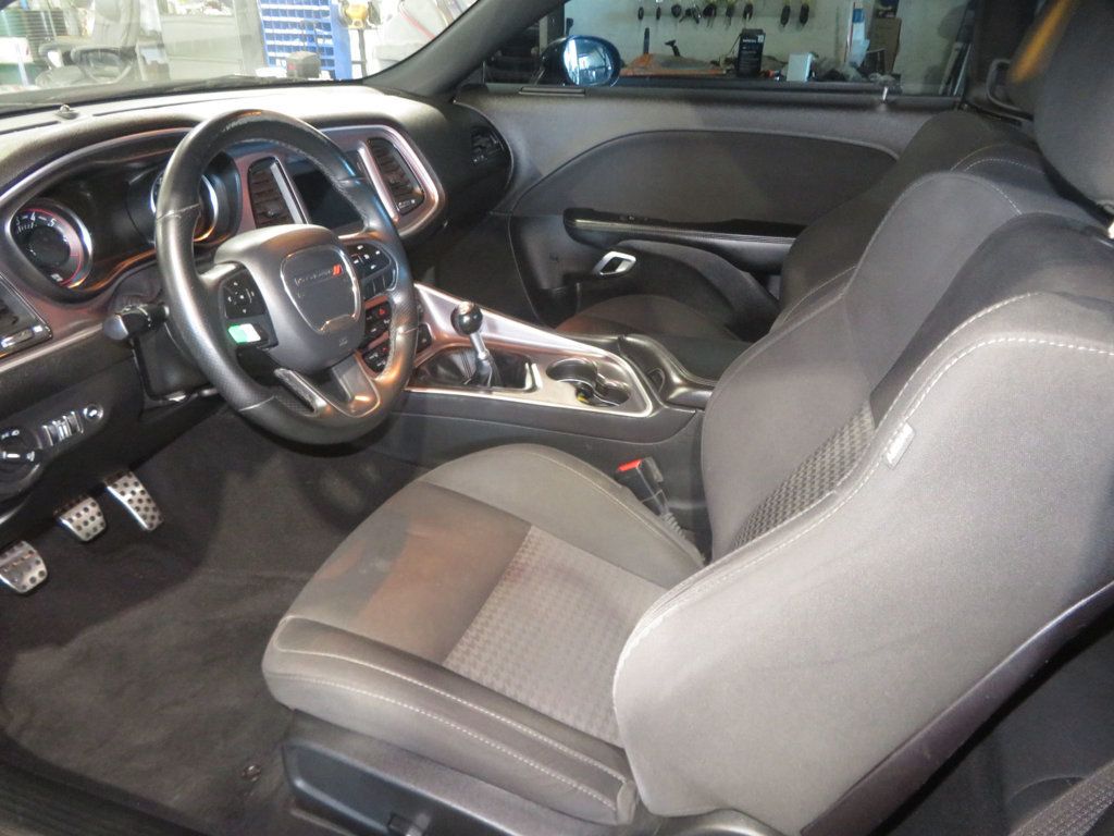 2019 Dodge Challenger CHALLENGER R/T 6SPEED MANUAL BLACK BEAUTY HEMI AZ CAR  - 23085413 - 16