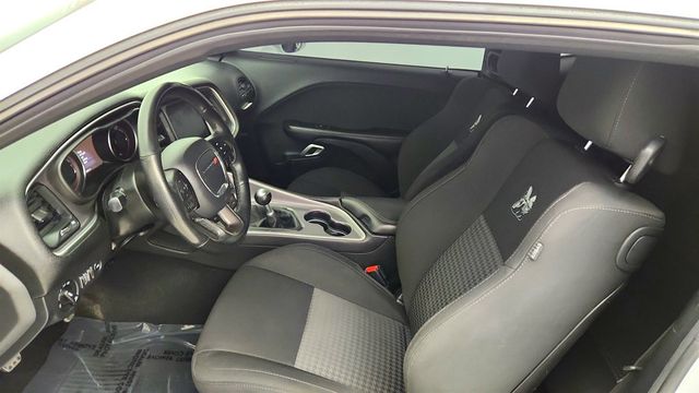 2019 Dodge Challenger R/T Scat Pack RWD w/ Uconnect 4C Nav - 23064792 - 17