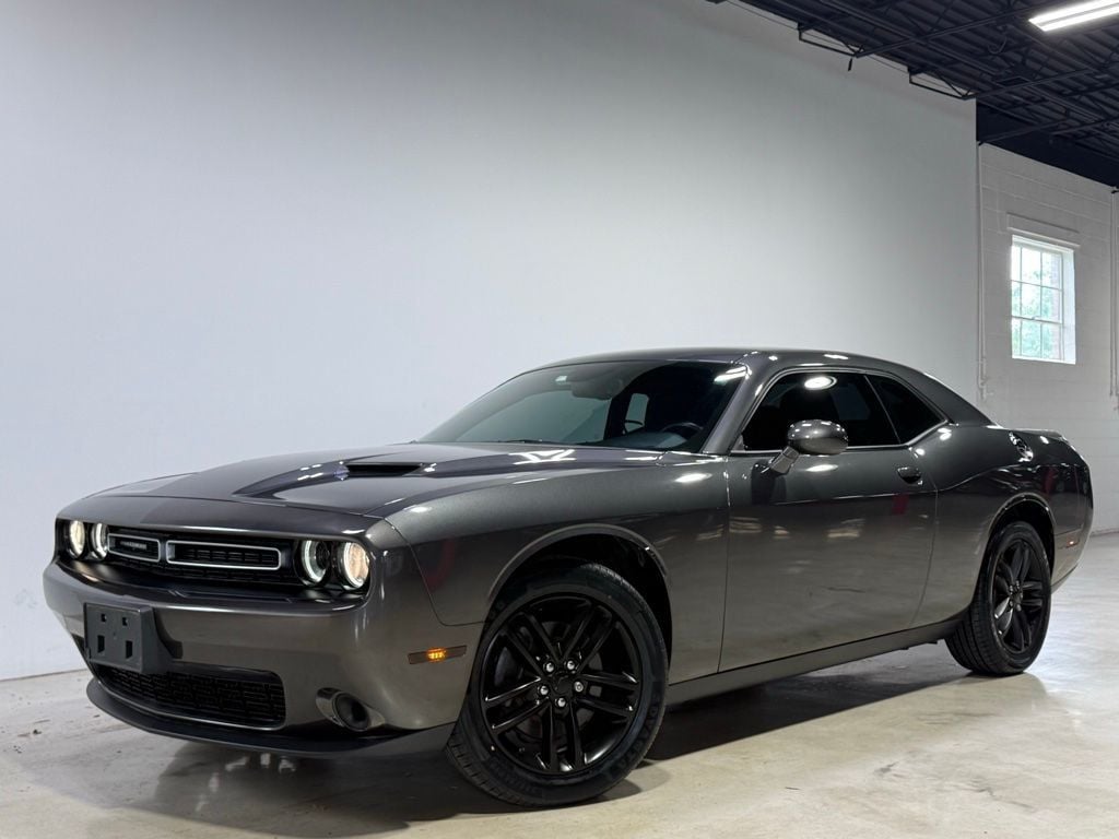 2019 Dodge Challenger SXT AWD - 23029587 | Video 1