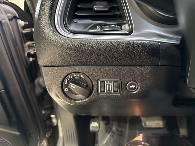 2019 Dodge Challenger SXT AWD - 23029587 - 12