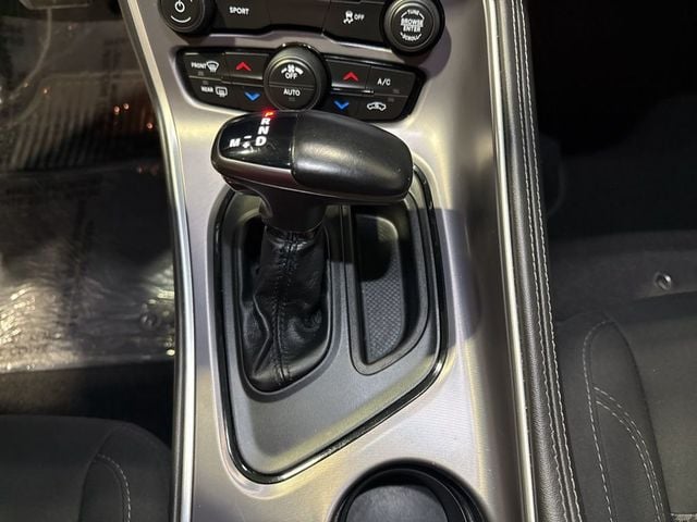 2019 Dodge Challenger SXT AWD - 23029587 - 18