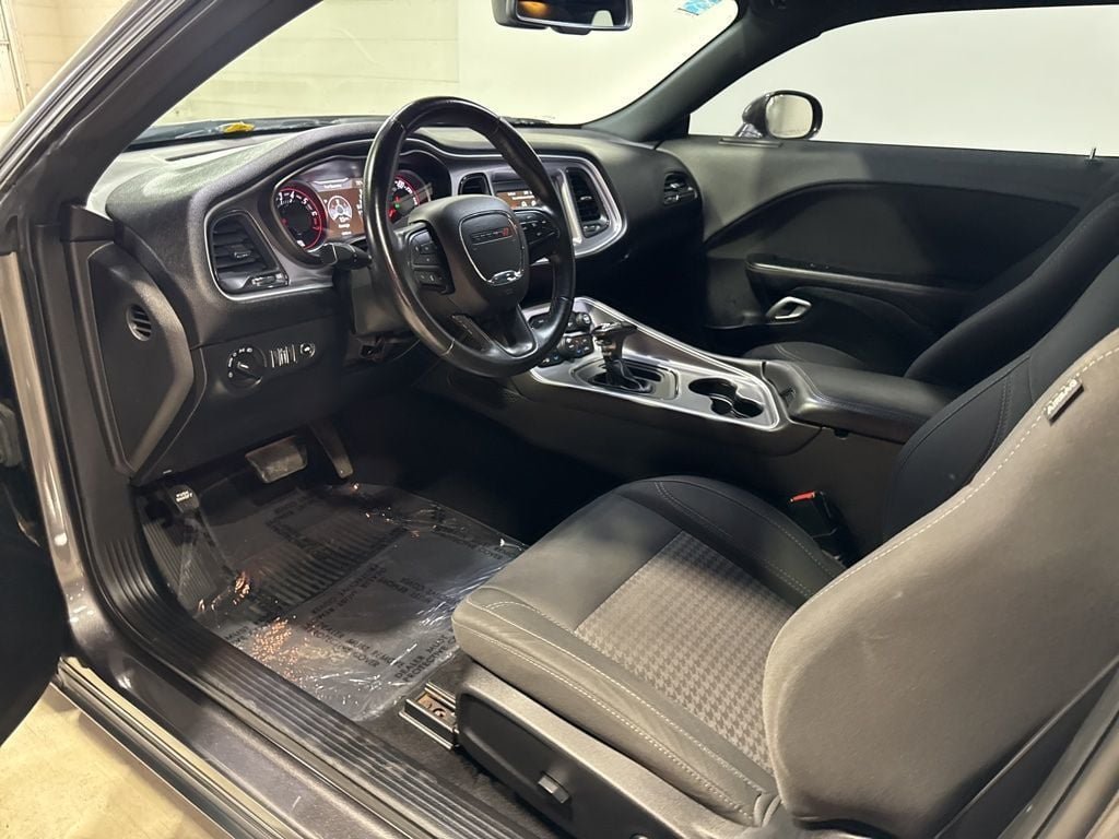 2019 Dodge Challenger SXT AWD - 23029587 - 21