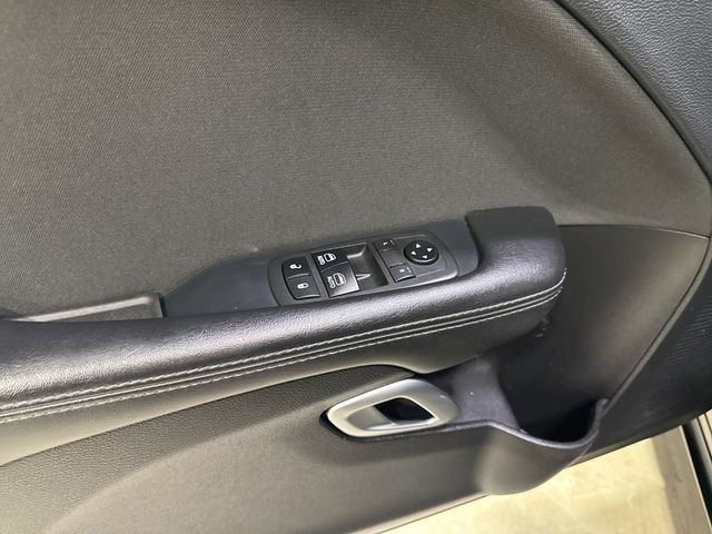 2019 Dodge Challenger SXT AWD - 23029587 - 25