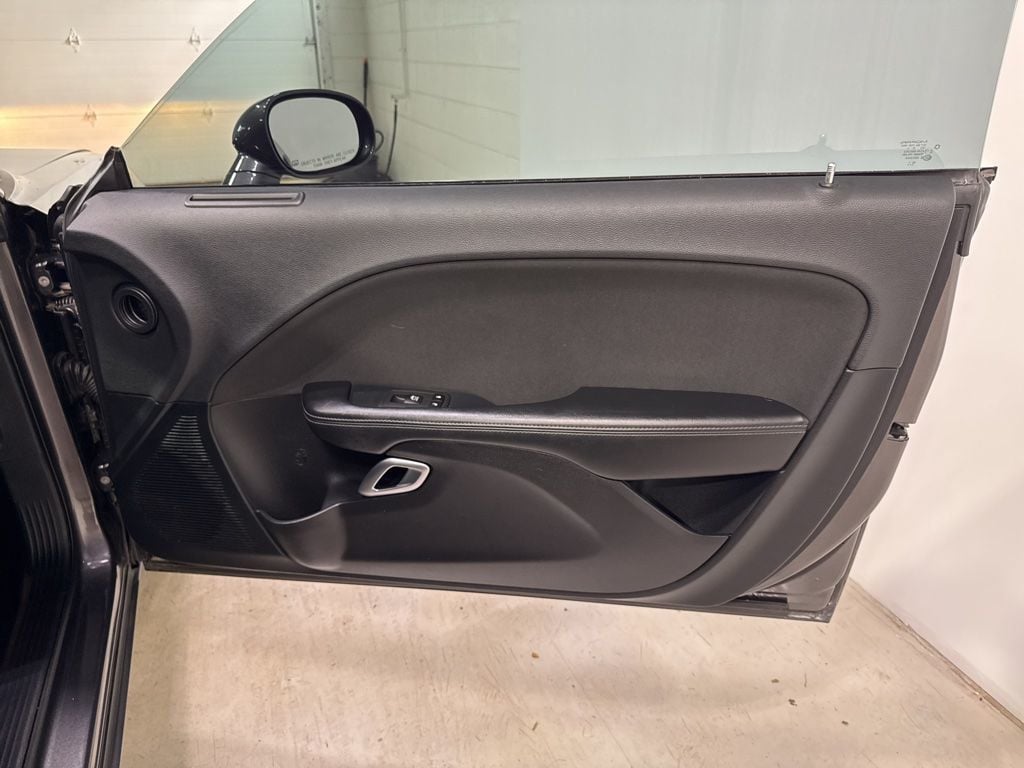 2019 Dodge Challenger SXT AWD - 23029587 - 30
