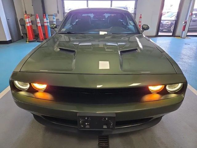 2019 Dodge Challenger SXT AWD - 23040304 - 0