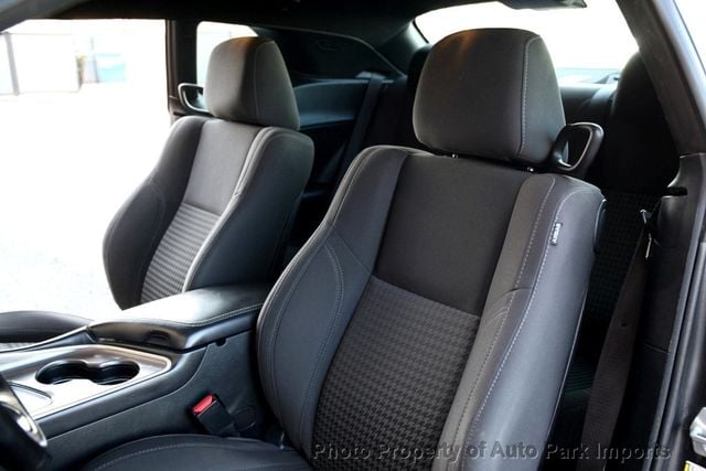 2019 Dodge Challenger SXT RWD - 22955322 - 24