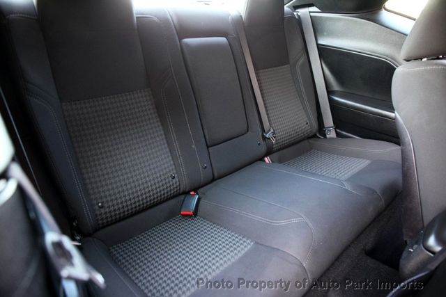 2019 Dodge Challenger SXT RWD - 22955322 - 25