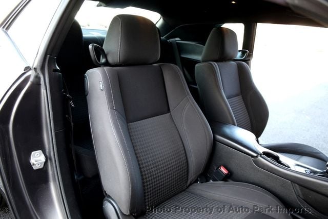 2019 Dodge Challenger SXT RWD - 22955322 - 28