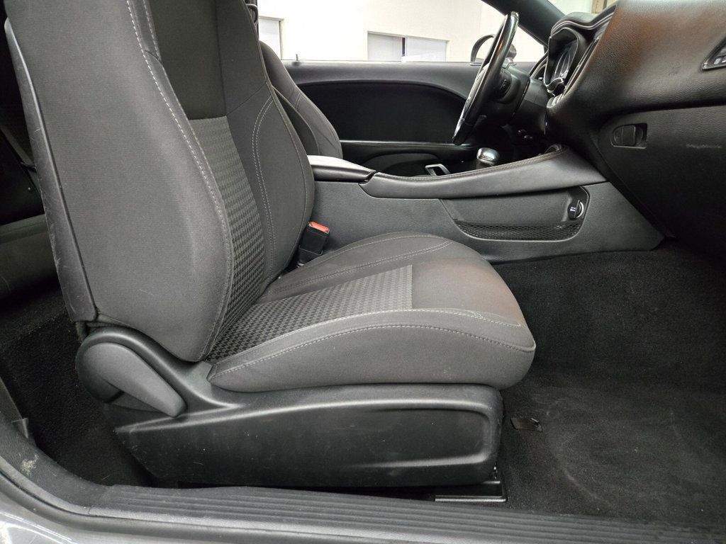 2019 Dodge Challenger SXT RWD - 22913307 - 10