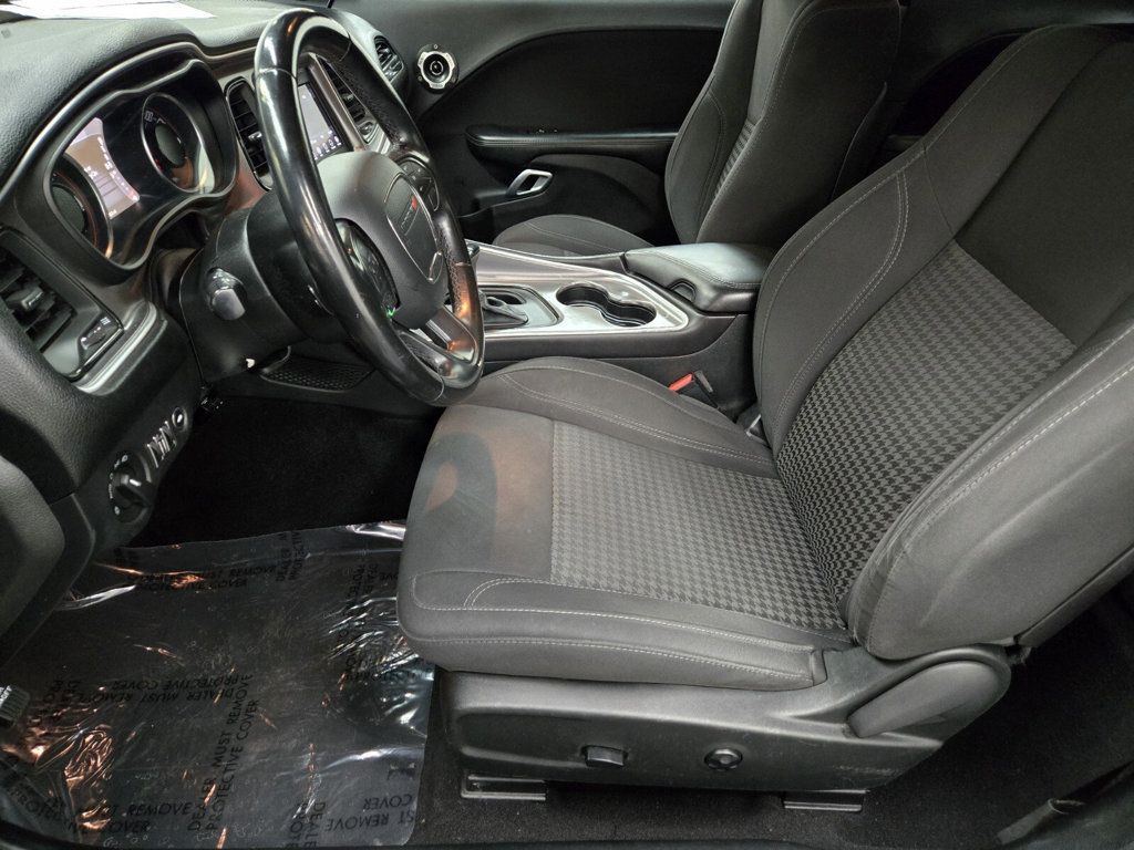 2019 Dodge Challenger SXT RWD - 22913307 - 6