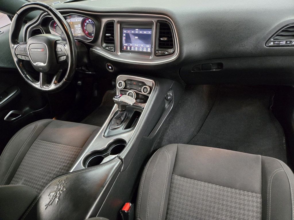 2019 Dodge Challenger SXT RWD - 22904278 - 10