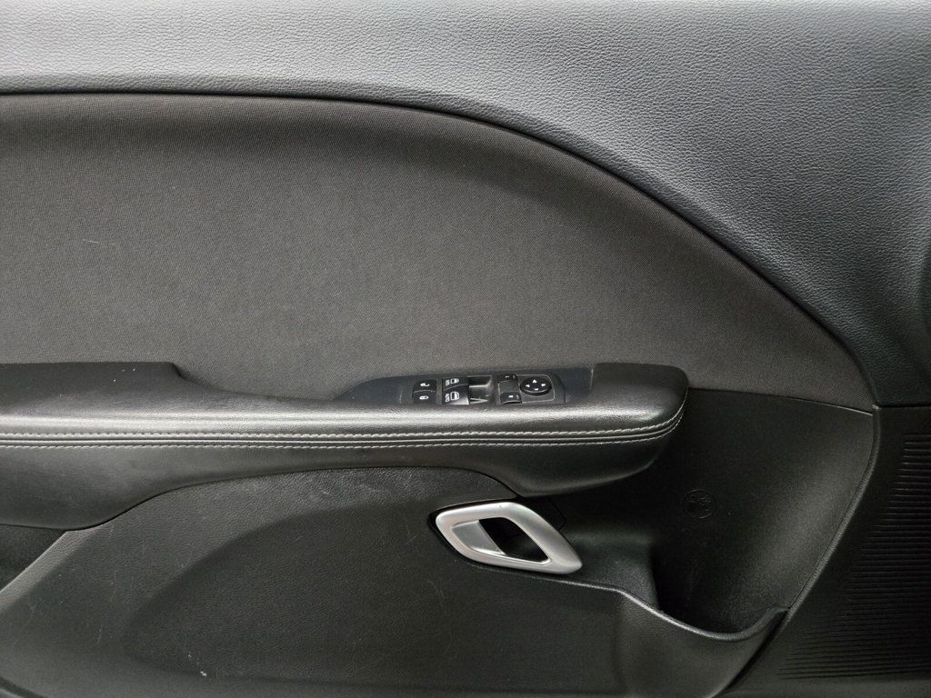 2019 Dodge Challenger SXT RWD - 22904278 - 11