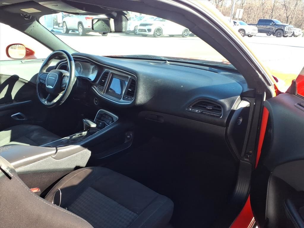2019 Dodge Challenger SXT RWD - 22959198 - 16