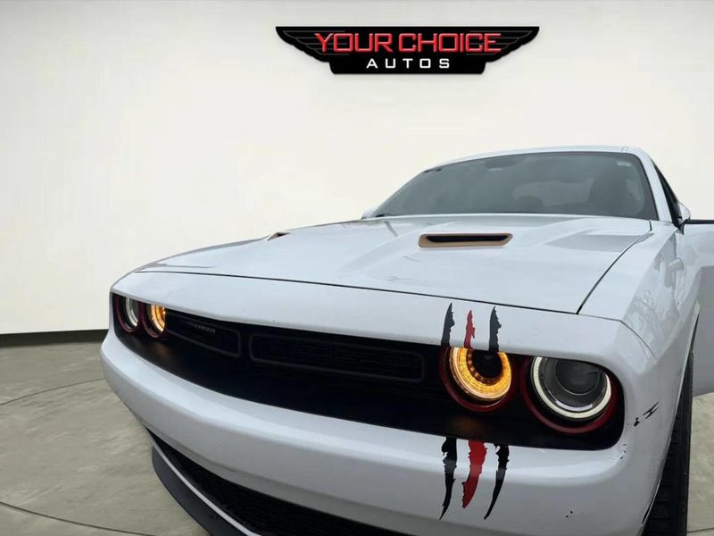 2019 Dodge Challenger SXT RWD - 23020843 - 9