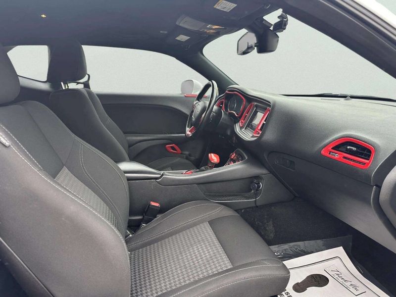 2019 Dodge Challenger SXT RWD - 23020843 - 14
