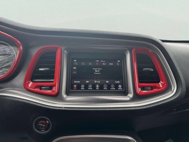 2019 Dodge Challenger SXT RWD - 23020843 - 24