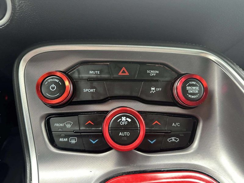 2019 Dodge Challenger SXT RWD - 23020843 - 26