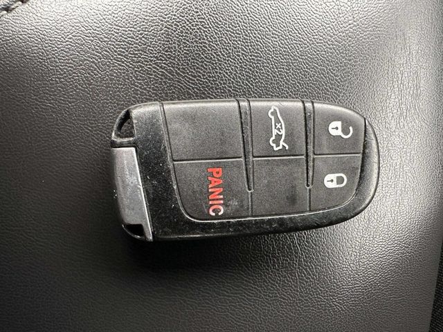 2019 Dodge Challenger SXT RWD - 23020843 - 32