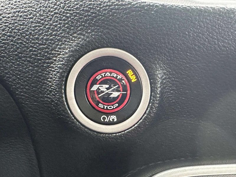 2019 Dodge Challenger SXT RWD - 23020843 - 35