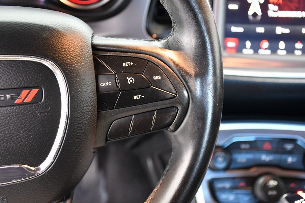 2019 Dodge Challenger SXT RWD - 22966709 - 18