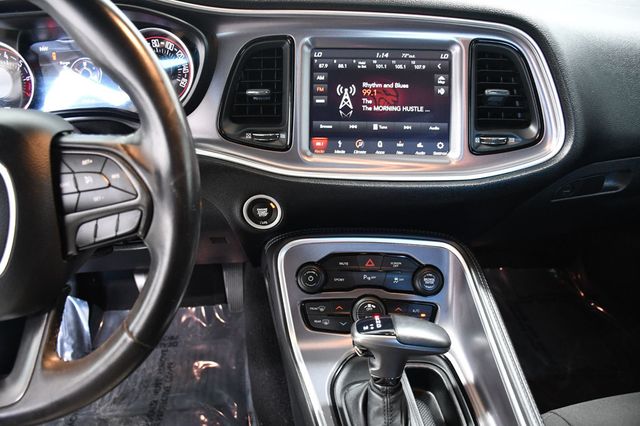 2019 Dodge Challenger SXT RWD - 22966709 - 20