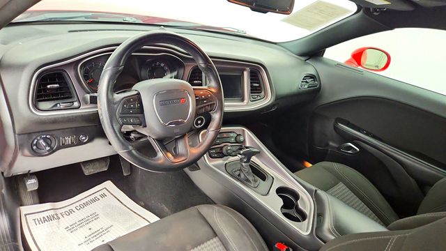 2019 Dodge Challenger SXT RWD w/ Blacktop Package - 23001283 - 9