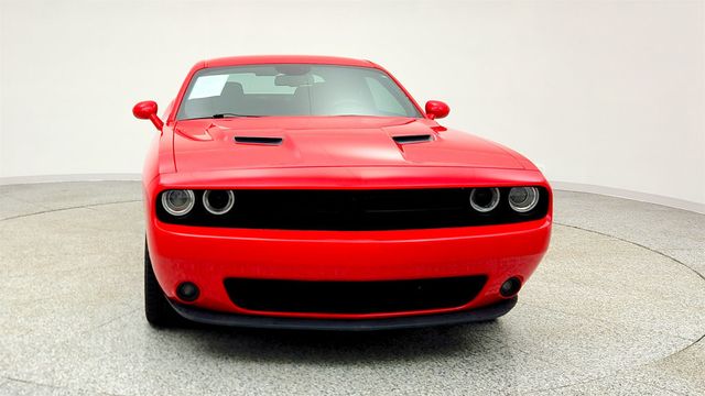 2019 Dodge Challenger SXT RWD w/ Blacktop Package - 23001283 - 1