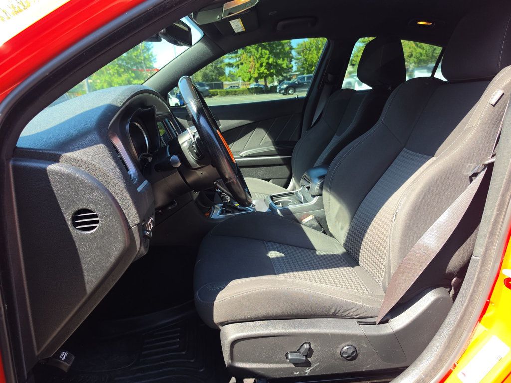 Dodge Charger photo 9