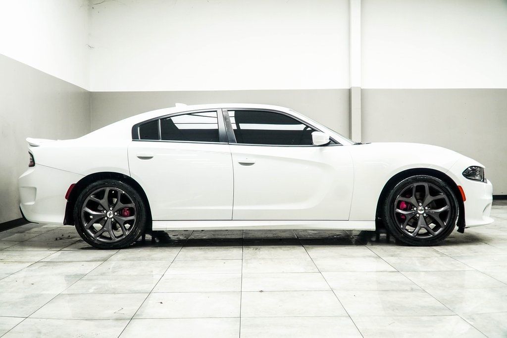 2019 Dodge Charger GT photo 4