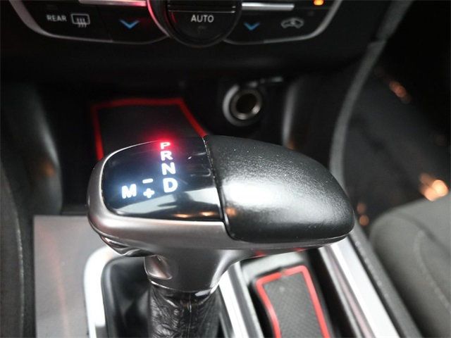 2019 Dodge Charger R/T photo 12