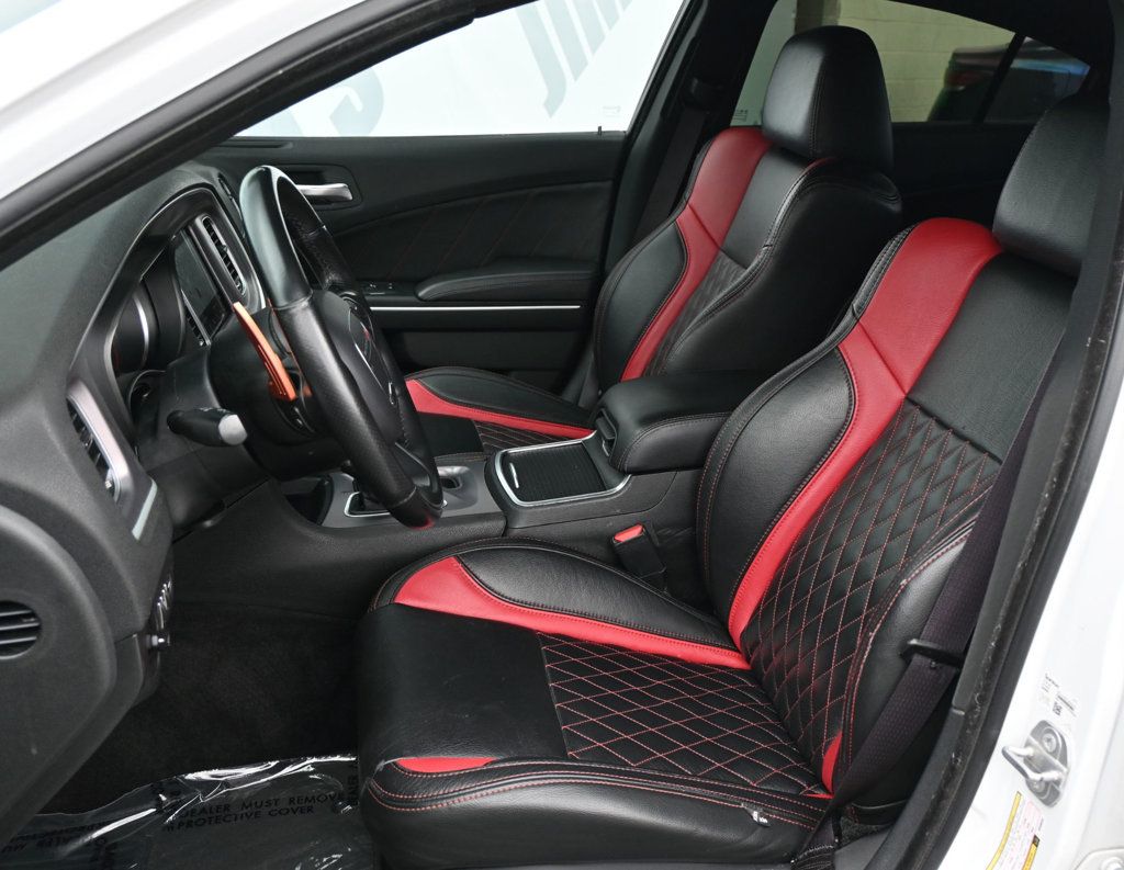 Dodge Charger photo 14