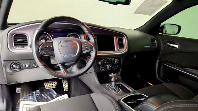 2019 Dodge Charger Scat Pack w/ Dual Carbon Stripes - 23027404 - 11